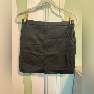 Shinestar. Black Faux Leather Mini Skirt. Size Medium.